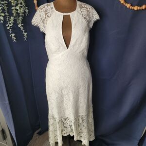 New Long White Lace Dress With Open Back Size Large, Keyhole Front